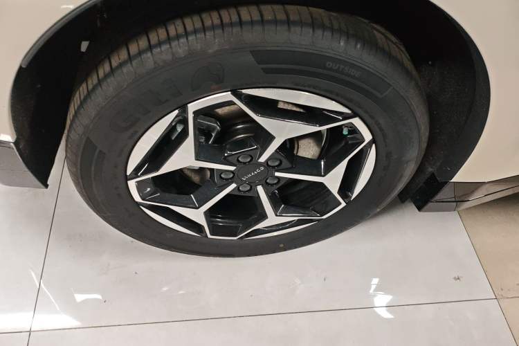 Used Lynk & Co Z20 2026 Model 430km Rear-Wheel Drive Pro Right Rear Wheel Hub