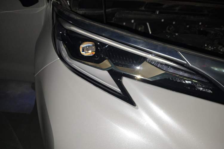 Used Toyota Granvia 2023 2.5L Hybrid Prestige VIP Edition