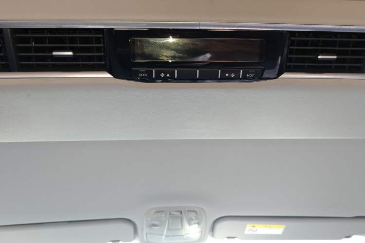 Used JAC Refine M4 2016 2.0L Manual Luxury Version