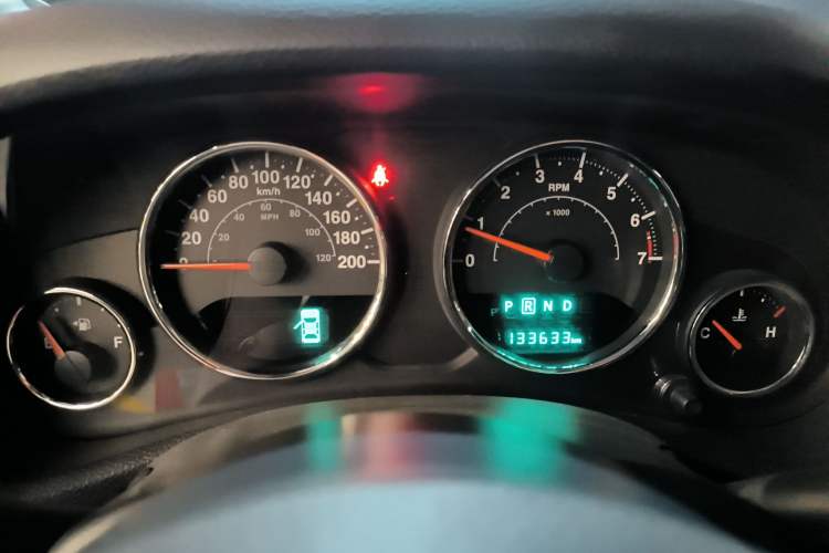 Used Jeep Wrangler 2017 3.0L Sahara Four-Door Comfort Edition Instrument Cluster