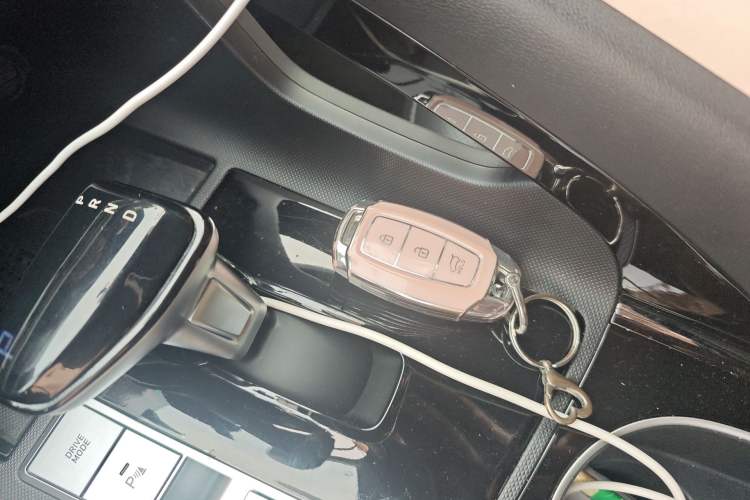 Used Hyundai Elantra 2023 1.5L CVT LUX Prestige Edition
