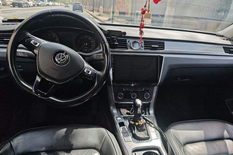 Used Volkswagen Passat 2019 280TSI Business Edition China V Standard Center Console