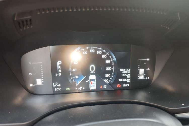 Used Volvo XC60 2021 T5 4x4 Smart Luxury Edition Instrument Cluster