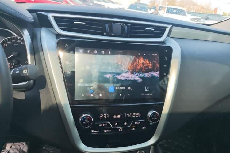 Used Nissan Murano 2021 2.5L XL Two-Wheel Drive Smart Connect Luxury Edition Audio And AC Panel