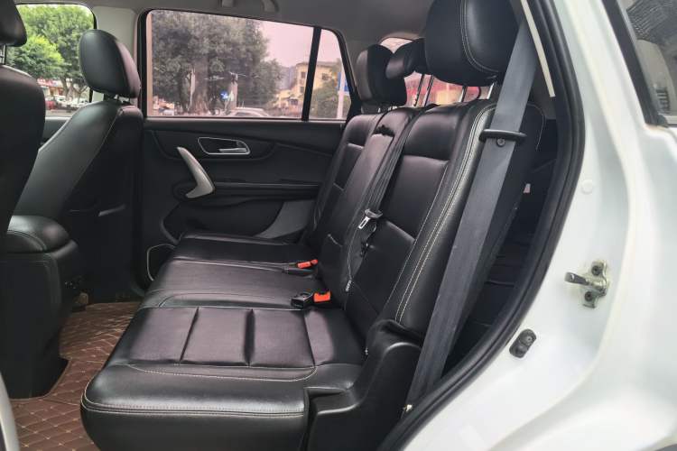 Used SWM X7 2016 1.8L Manual Luxury Edition 7 Seats