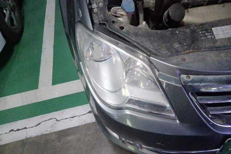 Used Volkswagen Bora 2012 1.6L Manual Fashion Edition Right Front Headlight