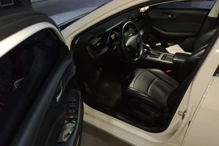 Used Roewe i5 2023 1.5L CVT Luxury Edition Driver Seat