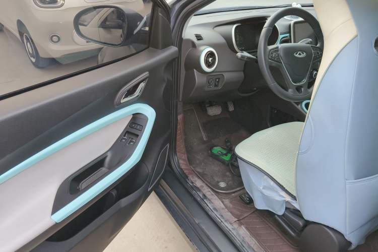 Used Chery QQ Little Ant 2021 150 000 Yuan "Ant Fan" Edition New Ant Cool Version Lithium-Ion Battery