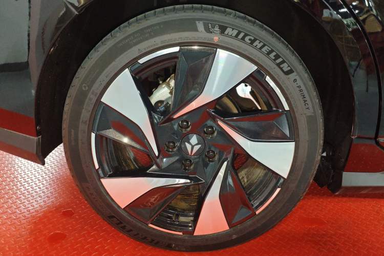 Used Lingxi L 2024 Player No. 1 Edition Right Rear Wheel Hub