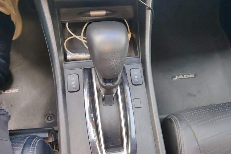 Used Honda Jade 2014 1.8L CVT Luxury Edition 5 seats
