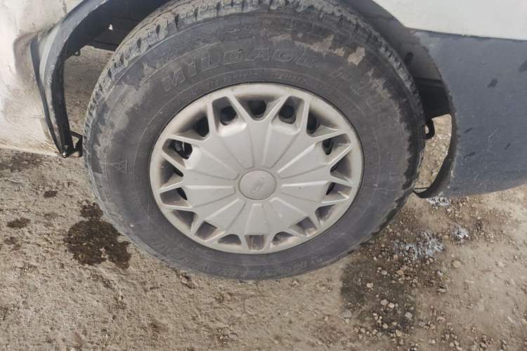 Used Ford Transit 2019 2.0T Diesel Multi-Purpose Commercial Vehicle Mid-Drive Mid-Roof 6-Seater China VI Standard Right Front Wheel Hub