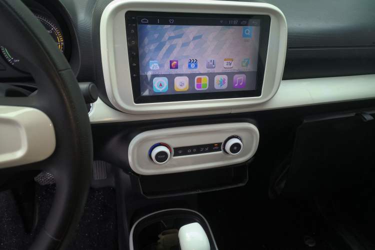 Used Roewe Clever 2021 302 km New Four-Seater Super-Efficient Version