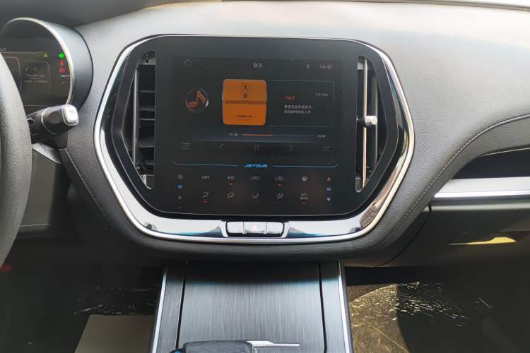 Used JETOUR X70 2020 1.5T DCT Comfort Edition 7-Seater