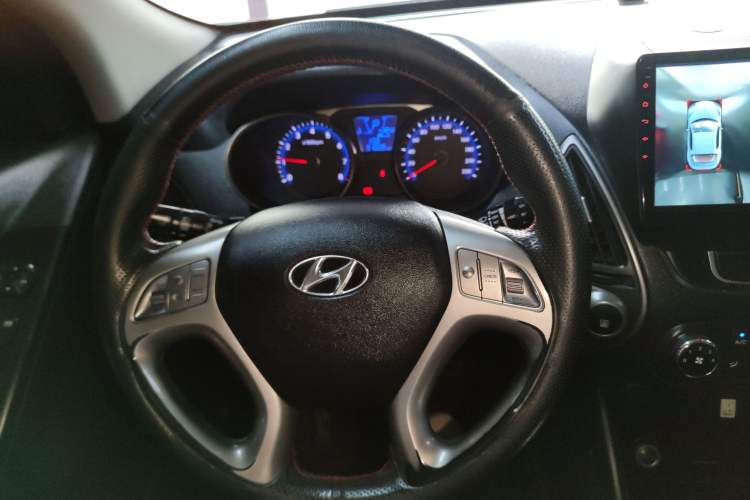 Used Hyundai ix35 2015 2.0L Automatic 2WD Comfort Edition China V Standard Steering Wheel