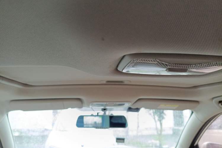 Used CHANGAN CS35 2015 1.6L Automatic Luxury Model China V Standard
