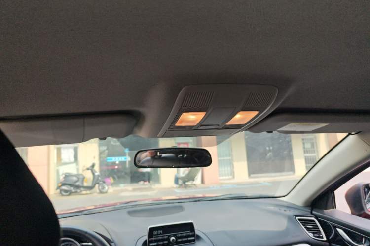 Used Mazda 3 Axela 2014 Sedan 1.5L Automatic Comfort Model