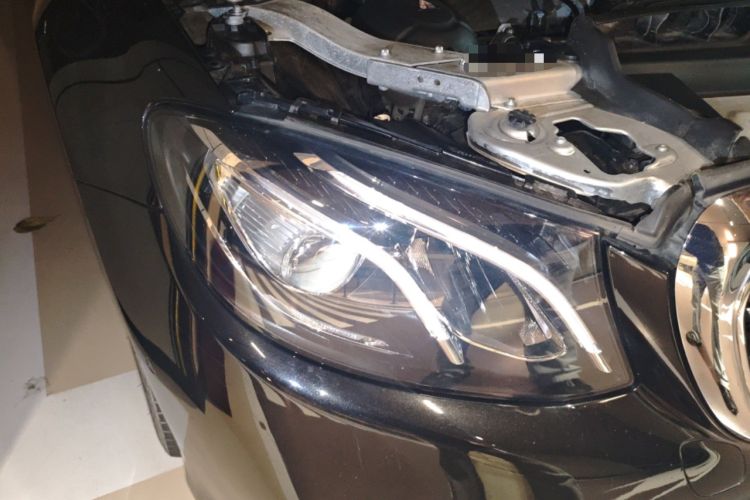 Used Mercedes-Benz E-Class 2020 Restyled E 300 L Exclusive Edition Right Front Headlight