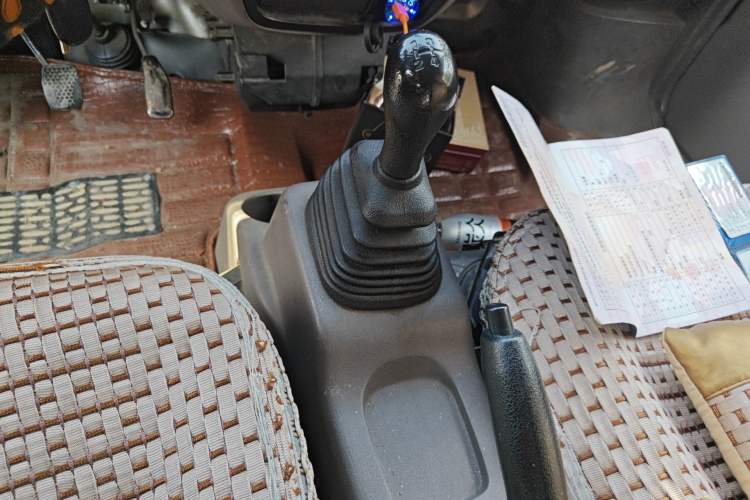 Used CHANGAN KUAYUE V3 2017 1.2L Box-Type Truck DK12-10