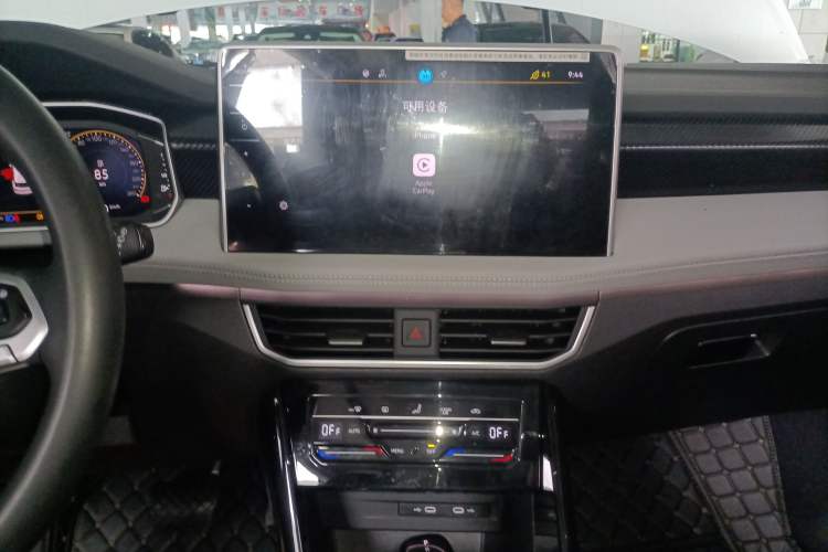 Used Volkswagen Tayron 2024 300TSI Two-Wheel-Drive Luxury Plus Advanced Version Audio And AC Panel