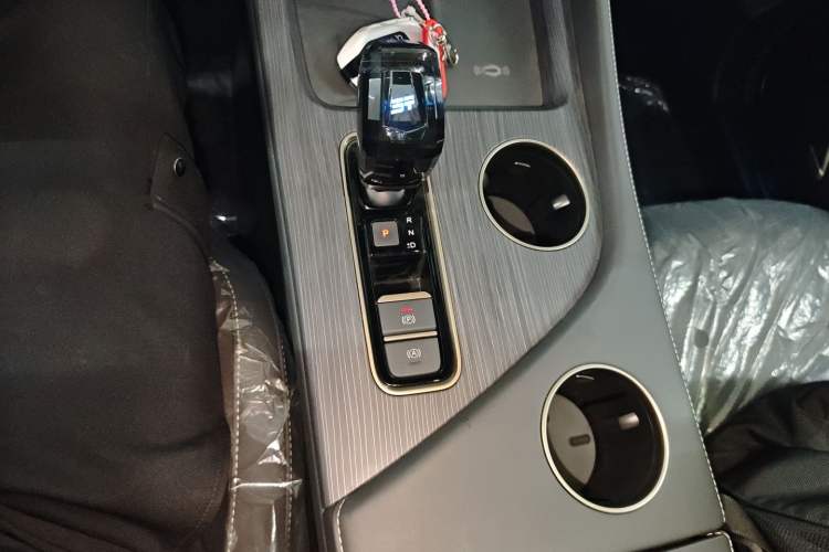 Used JETOUR Shanhai L9 2024 1.5TD 2DHT Pro 7-Seater Gear Lever