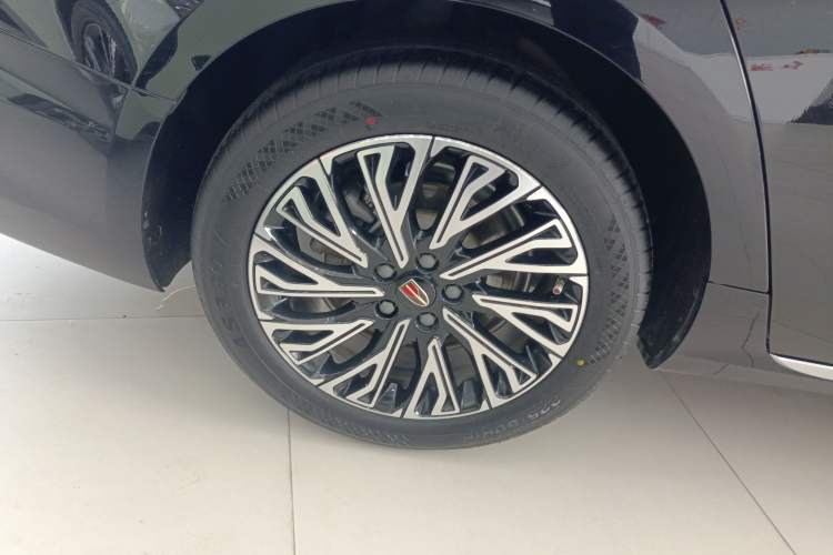 Used Hongqi H5 2025 2.0T Automatic Flag Edition – 500 000 Units Commemorative Version