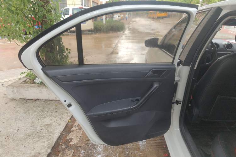 Used Volkswagen Jetta 2017 1.5L Automatic Fashion Model