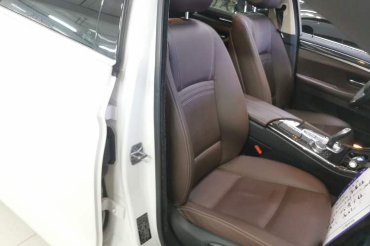 Used BMW 5 Series 2017 525Li Luxury Design Package Right Front Seat