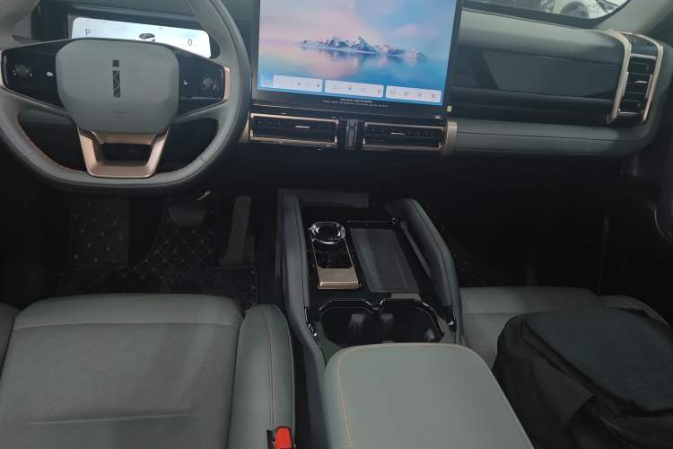 Used iCAR 03 2024 501km Four-wheel Drive Long-Range Advanced Version Audio And AC Panel