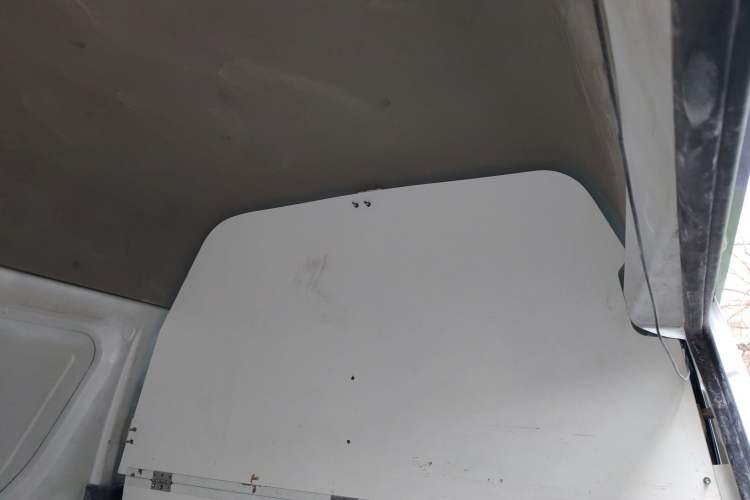 Used Foton Scenic G7 2017 2.0L Short-Wheelbase Commercial Van High-Roof 2-Seater 4Q20M