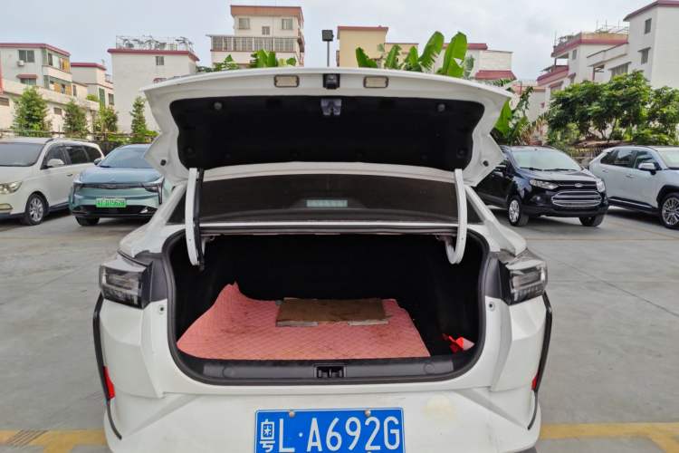 Used Dongfeng Aeolus Yixuan 2023 Mach Edition 1.5L Automatic Chasing Wind Version Trunk