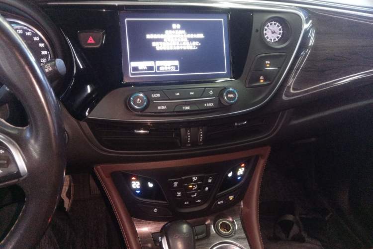 Used Buick Envision 2017 20T Two-Wheel Drive Elite Version Audio And AC Panel