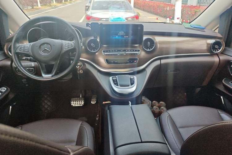 Used Mercedes-Benz V-Class 2021 V 260 L Long-wheelbase Luxury Edition