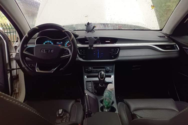 Used Geely Auto Emgrand 2019 Leading Edition 1.5L Manual Luxury Model China VI Standard
