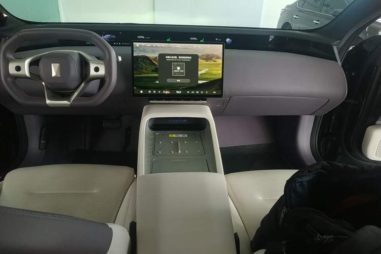 Used Avatr 12 2025 Ultra Extended-Range Edition
