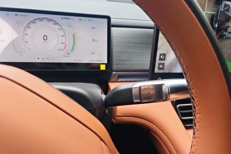 Used JETOUR Shanhai L7 Plus 2025 Model 220km Elite Edition, 5 Seats Gear Lever