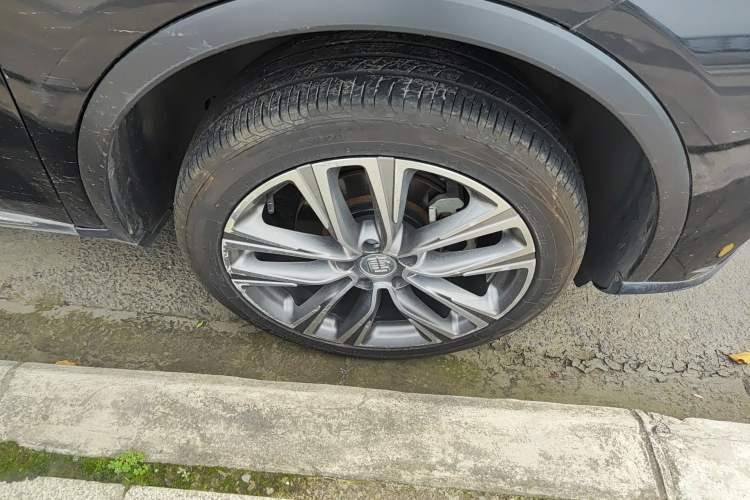 Used BYD Tang 2019 2.0T Automatic SmartConnect Prestige 7-Seater China VI Standard Right Front Wheel Hub