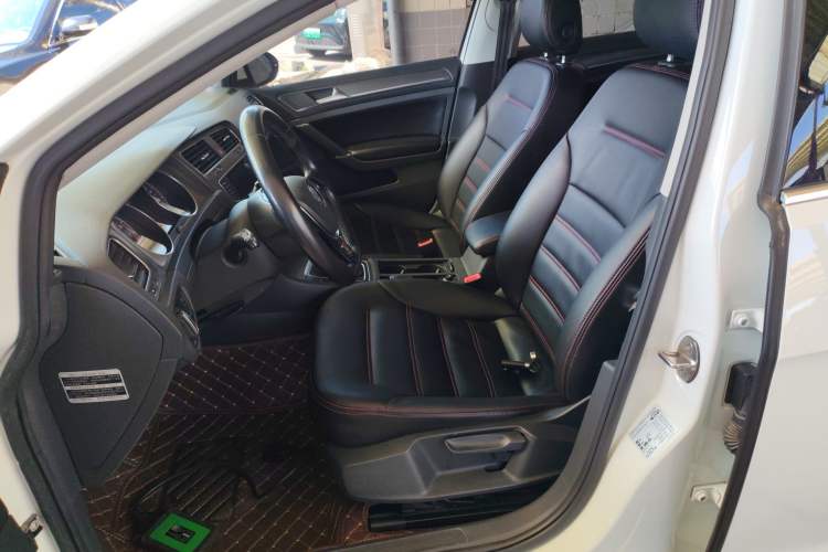 Used Volkswagen Golf 2016 1.6L Automatic Comfort Model Left Front Seat