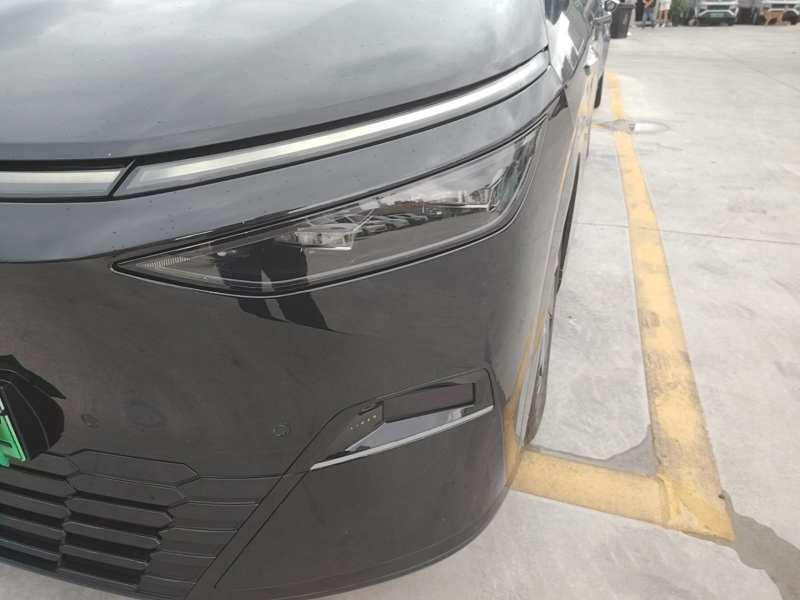 Used XPeng X9 2024 702 Ultra-Long Range Max — 23