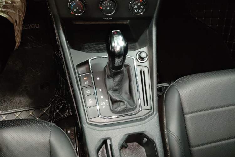 Used Volkswagen Lavida 2018 1.5L Automatic Comfort Edition China V Standard Gear Lever