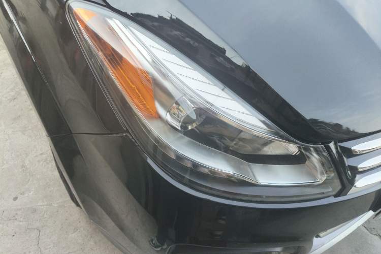 Used JMC Yusheng S350 2013 2.4T Automatic 2WD Diesel Luxury Edition 5 Seats Right Front Headlight