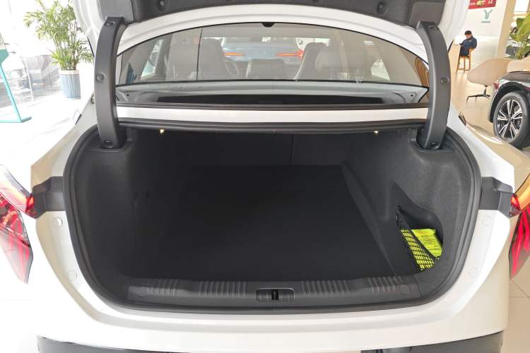 Used Hongqi EH7 2025 600 Smart Selection Edition