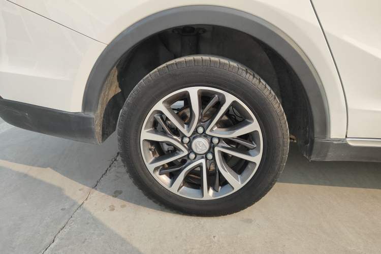 Used Baojun 730 2021 1.5L Manual Fashion Version 7 Seats Right Rear Wheel Hub