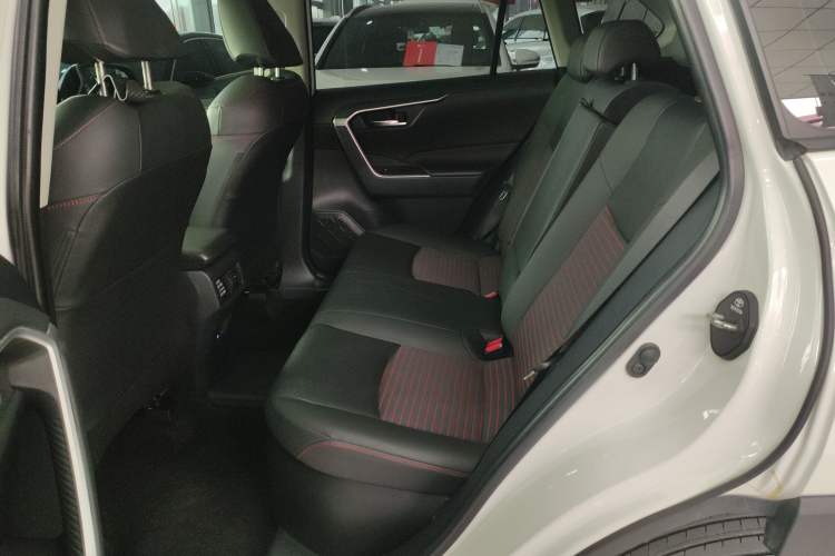 Used Toyota RAV4 Rongfang Plug-in Hybrid 2021 2.5L Two-Wheel Drive Elite Pro Left Rear Seat