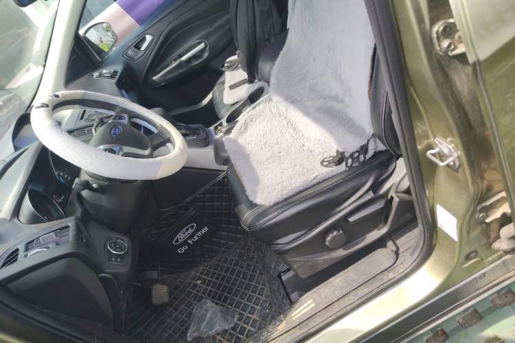 Used Ford Kuga 2015 1.5L GTDi Two-Wheel-Drive Comfort Model Left Front Seat