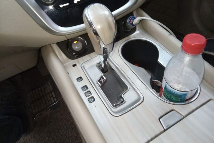 Used Nissan Murano 2015 2.5L XL Two-Wheel Drive Smart Edition Gear Lever