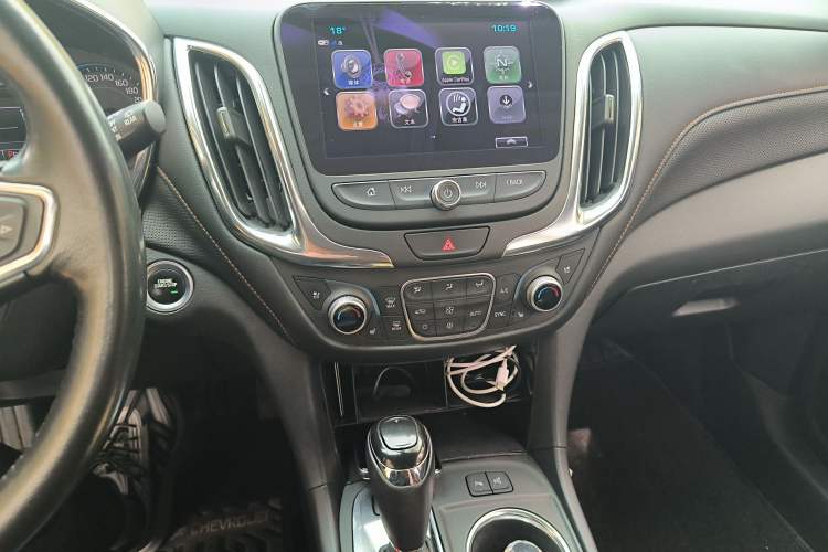 Used Chevrolet Equinox 2018 RS 550T Automatic All-Wheel-Drive Boundary Edition Audio And AC Panel