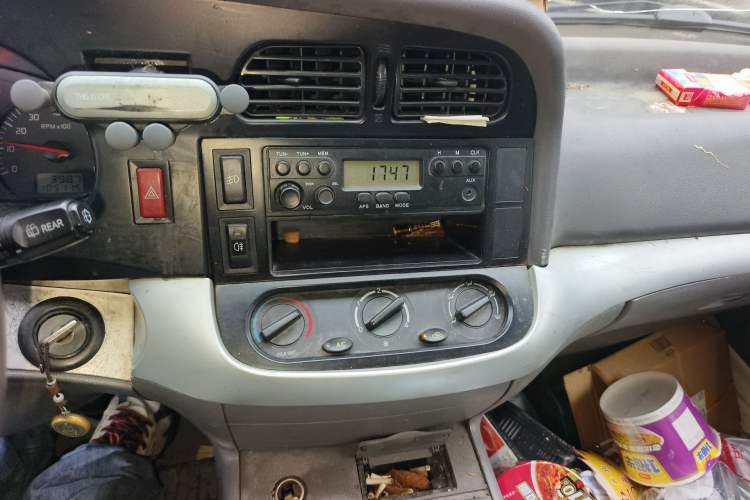 Used Jinbei Hiace 2014 2.0L Fifth-Generation Xiangyun Comfort Type 1 4G20C