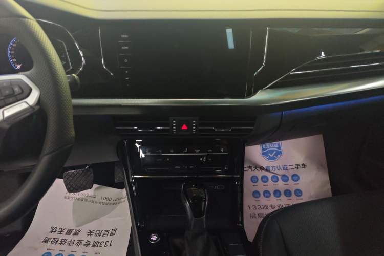 Used Volkswagen Passat 2025 Outstanding Model 380TSI Starry Dragon Glorious Edition Audio And AC Panel