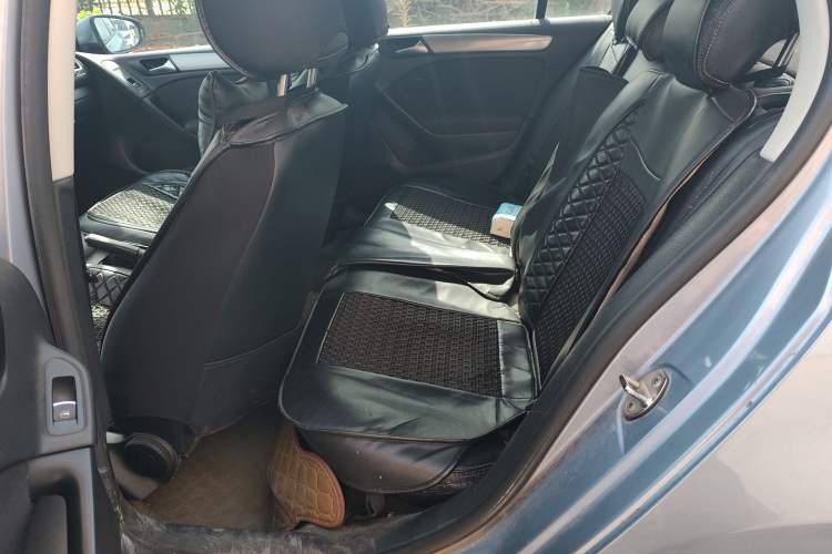 Used Volkswagen Golf 2012 1.6L Automatic Fashion Model Left Rear Seat