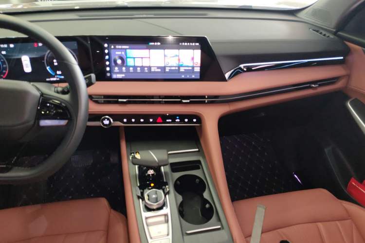 Used CHANGAN CS75 PLUS 2024 3rd Generation Champion Edition 1.5T Intelligent Drive Dynamic Model Audio And AC Panel